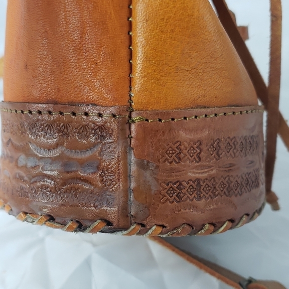 Cost Rica Hand Made Cross Body Bucket Tooled Leather Purse Bag lined - Picture 8 of 14
